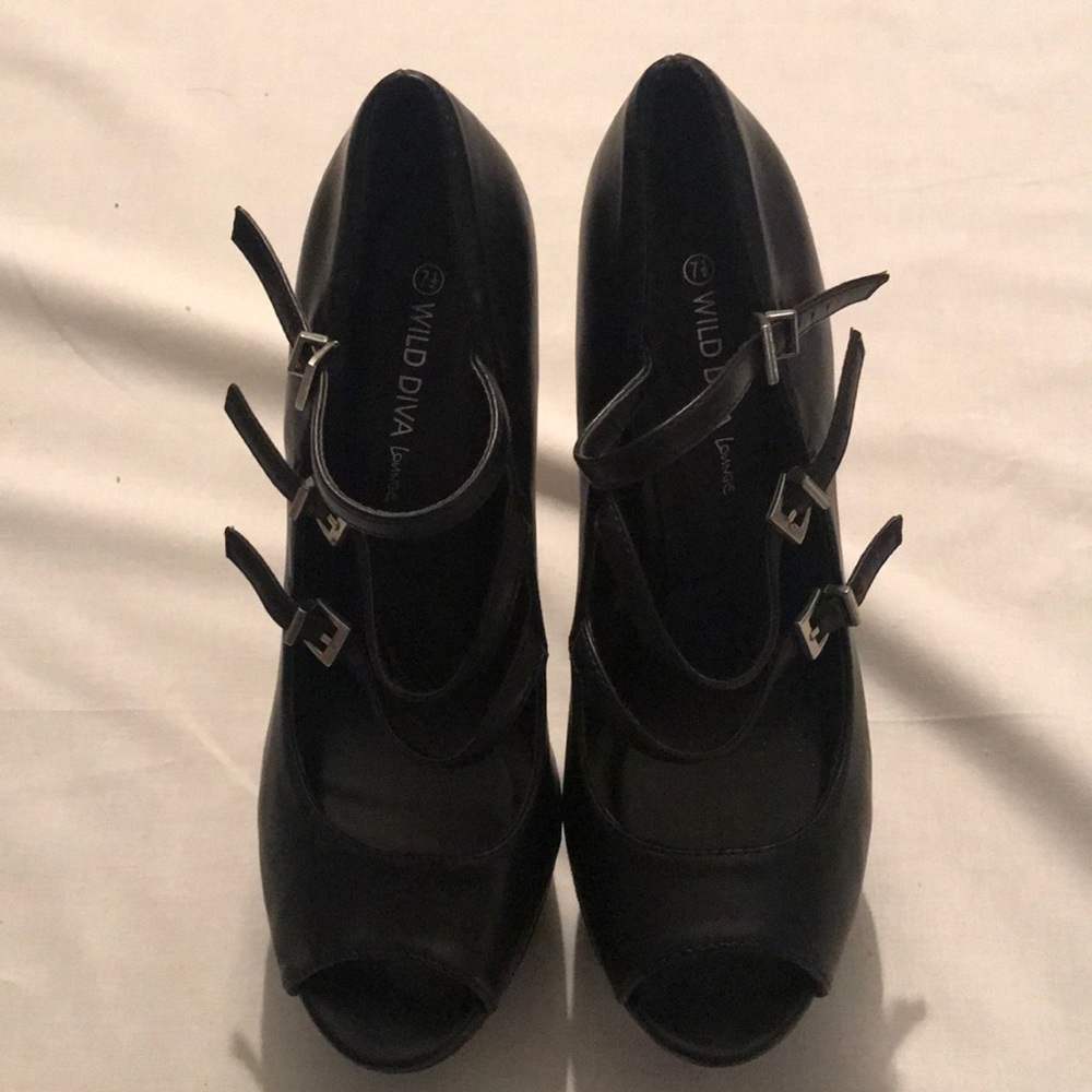 Black leather 🖤Open toe🖤Three buckles🖤
